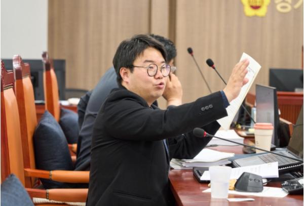 경기도의회 유호준 의원. 경기도 사회복무요원도 경기도 상해보험 지원 대상 된다, 관련 조례 상임위 통과