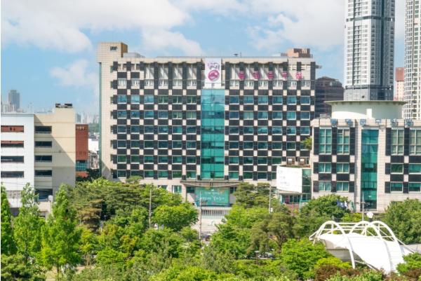 동대문구 ‘동고리’, 등록 봉제업체 327곳…디자이너와 공장 연결 확대 기사 이미지